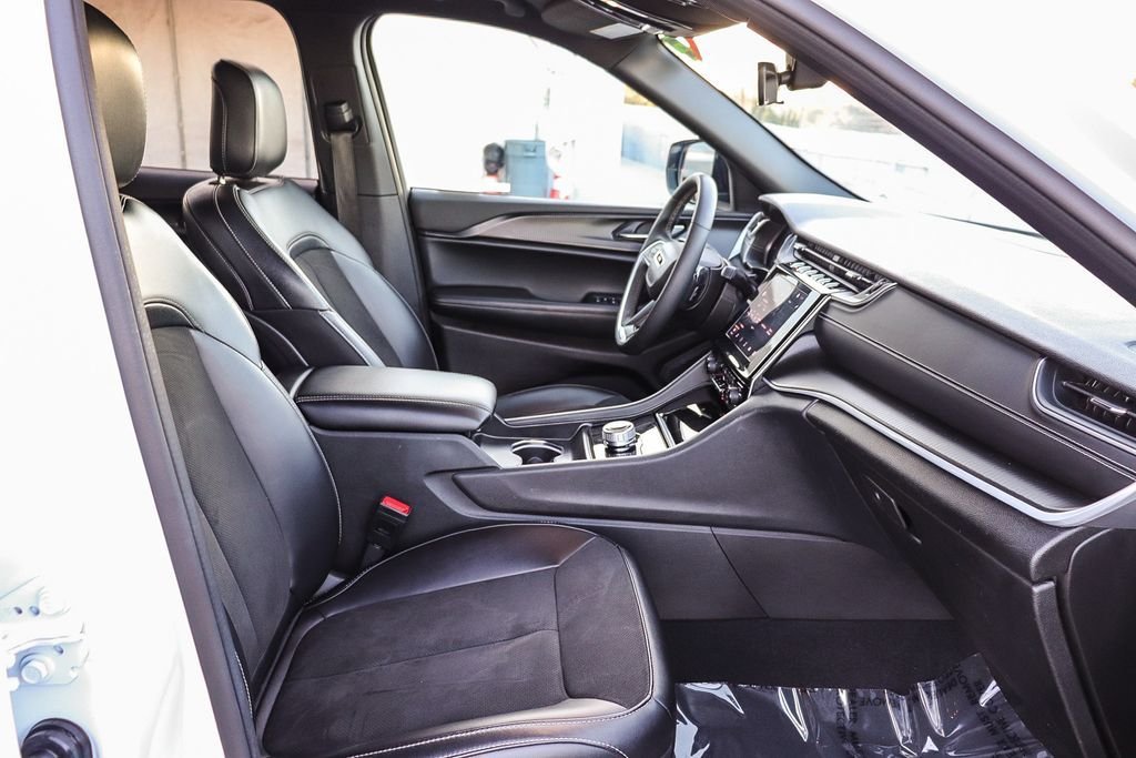 Used 2025 Bright White Clearcoat Jeep Altitude image 19