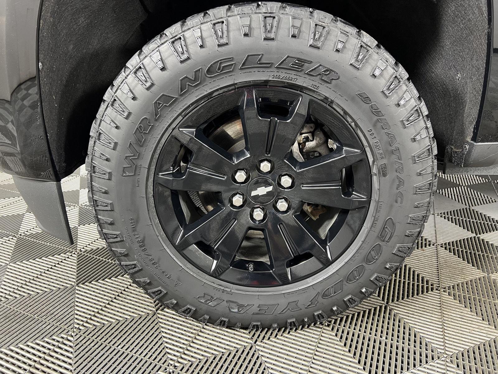 Used 2022 Black Chevrolet 4WD Z71 image 5