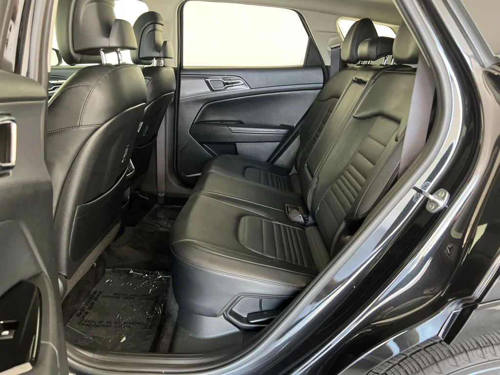 Used 2023 Black Kia SX-Prestige image 27