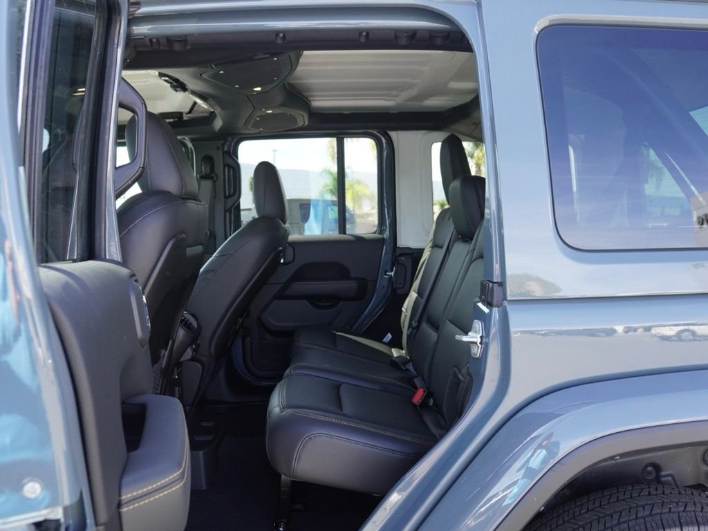 New 2026 Anvil Clear-Coat Exterior Paint Jeep Sahara image 17