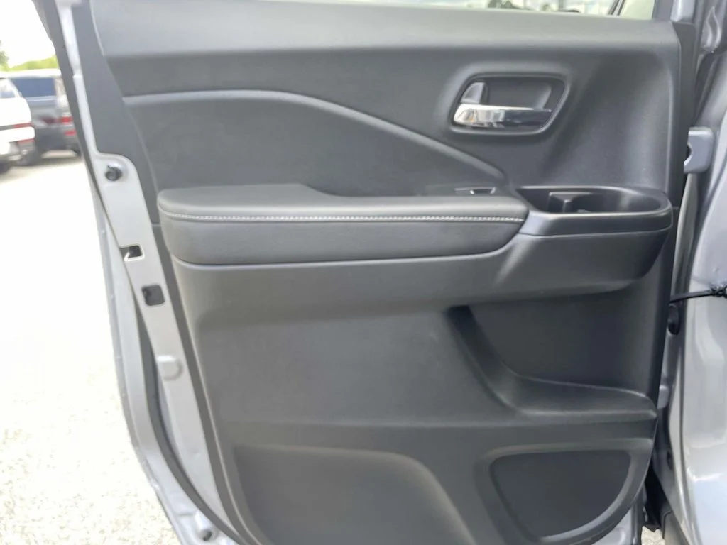 Used 2023 Lunar Silver Metallic Honda RTL-E image 3