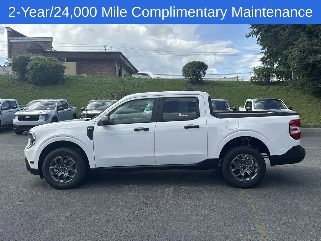 New 2026 Oxford White Ford XLT image 4