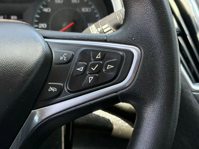 Used 2018 White Chevrolet LT image 12