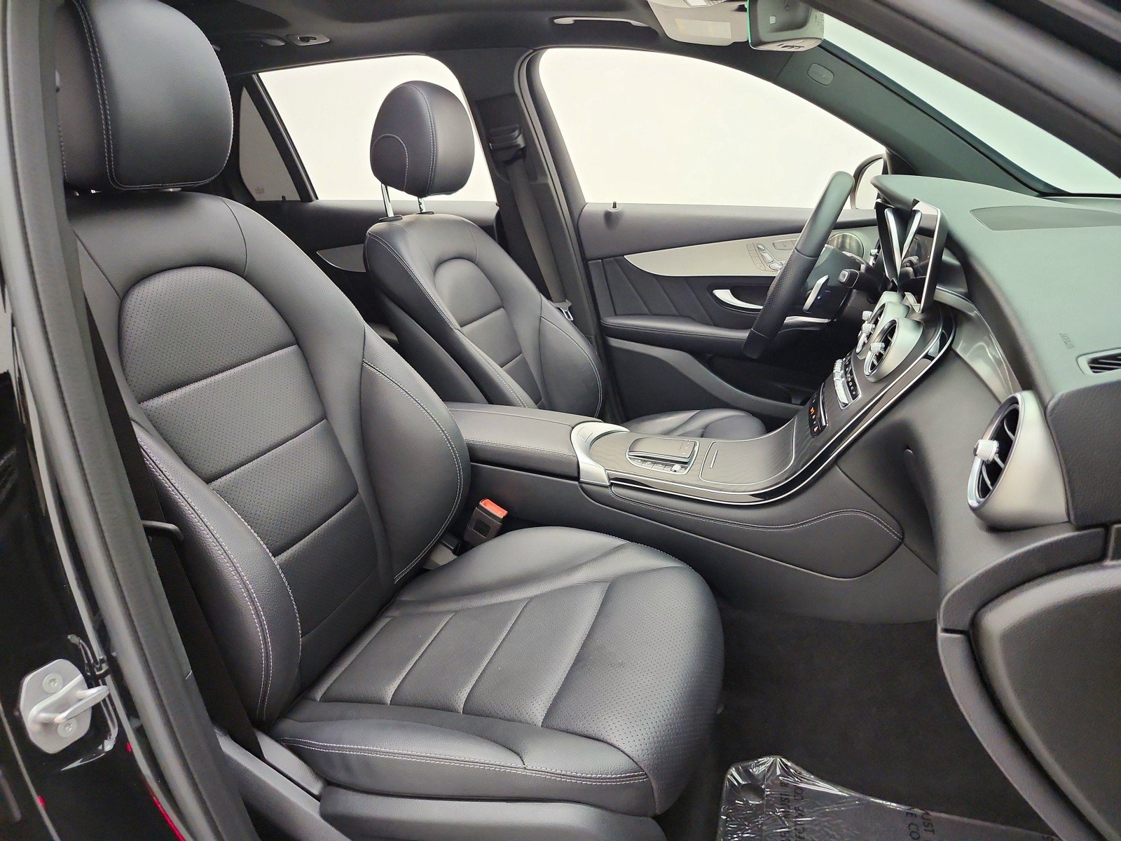 Used 2021 Black Mercedes-Benz GLC 300 SUV image 20
