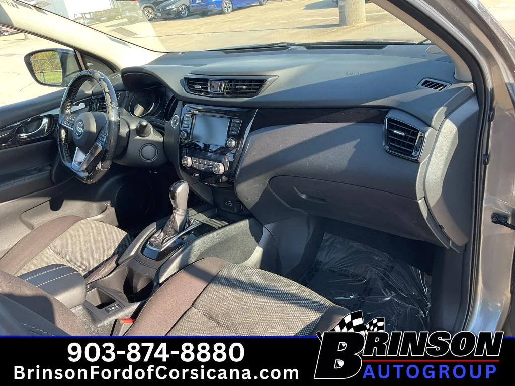 Used 2021 Gun Metallic Nissan SV image 22
