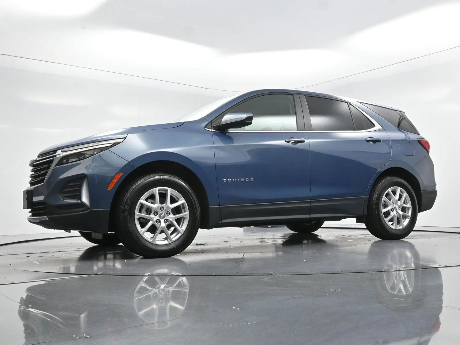 Used 2024 Lakeshore Blue Metallic Chevrolet LT image 45