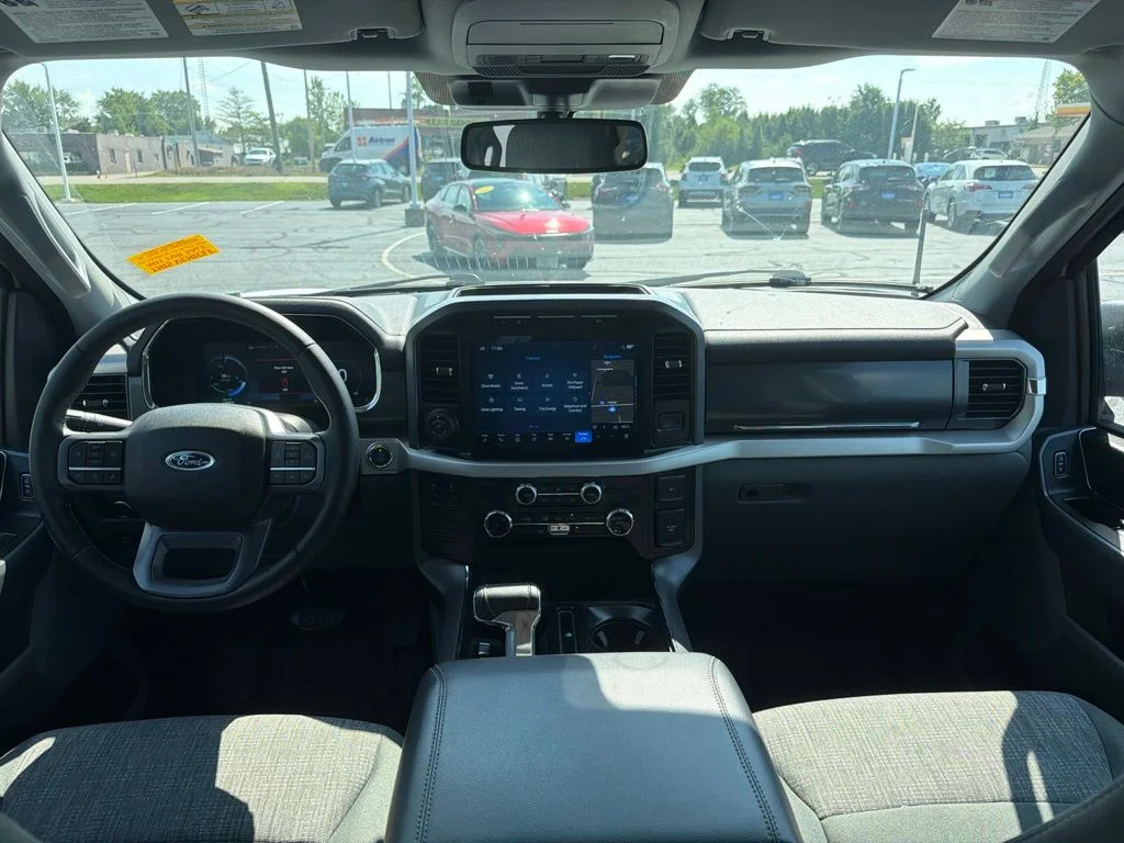 Used 2023 White Ford XLT image 10