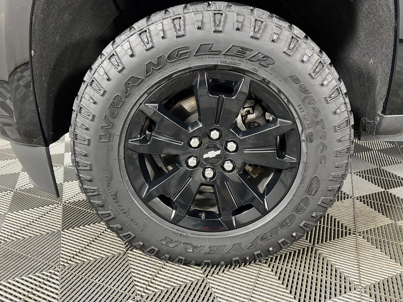 Used 2022 Black Chevrolet 4WD Z71 image 5