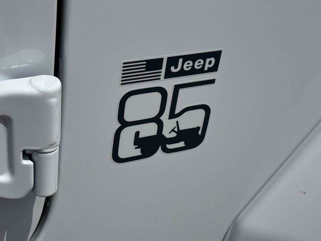 New 2026 Bright White Clear-Coat Exterior Paint Jeep 85th Anniversary Edition image 8