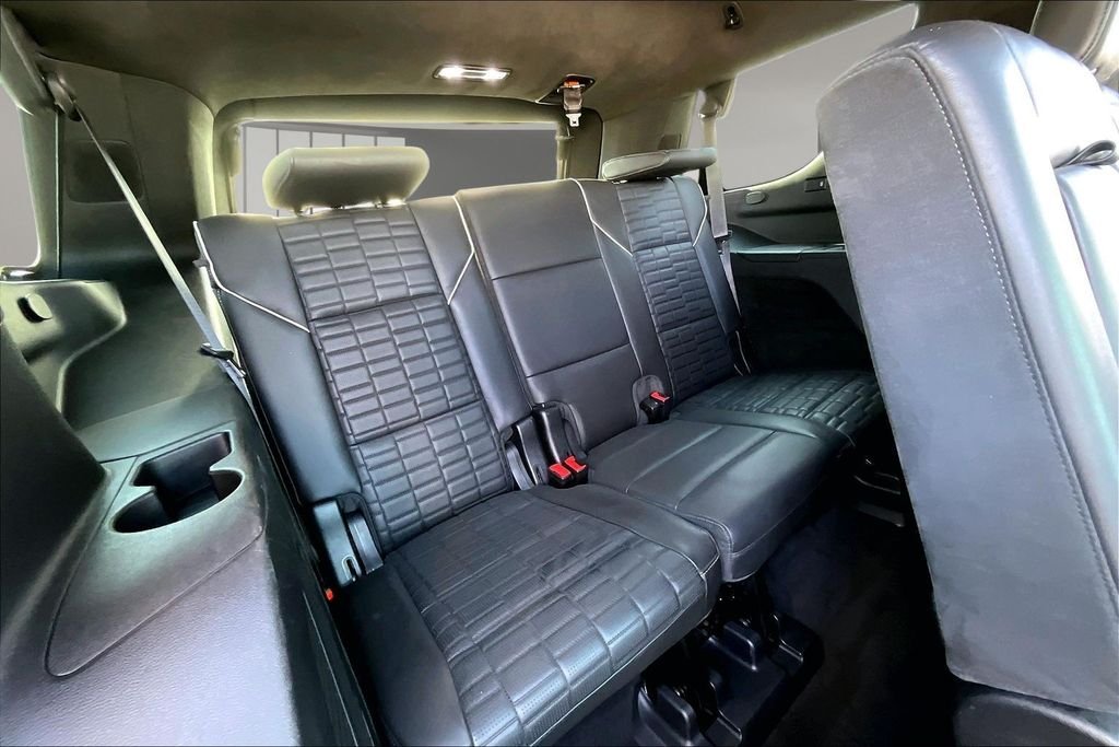 Used 2021 White Cadillac Sport Platinum image 30