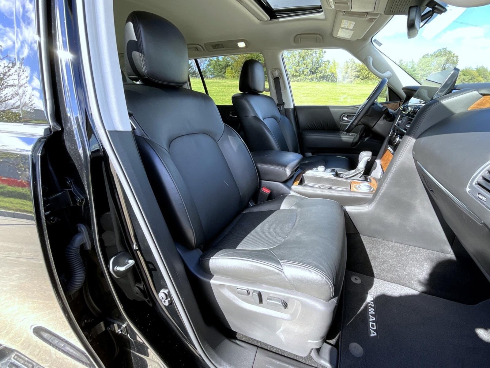 2022 Nissan Armada SL - Photo 19