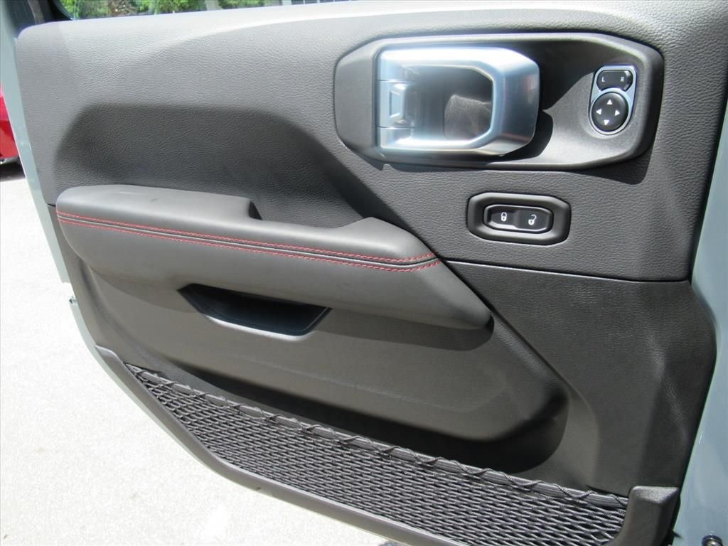 New 2026 Anvil Clear-Coat Exterior Paint Jeep Rubicon X image 20