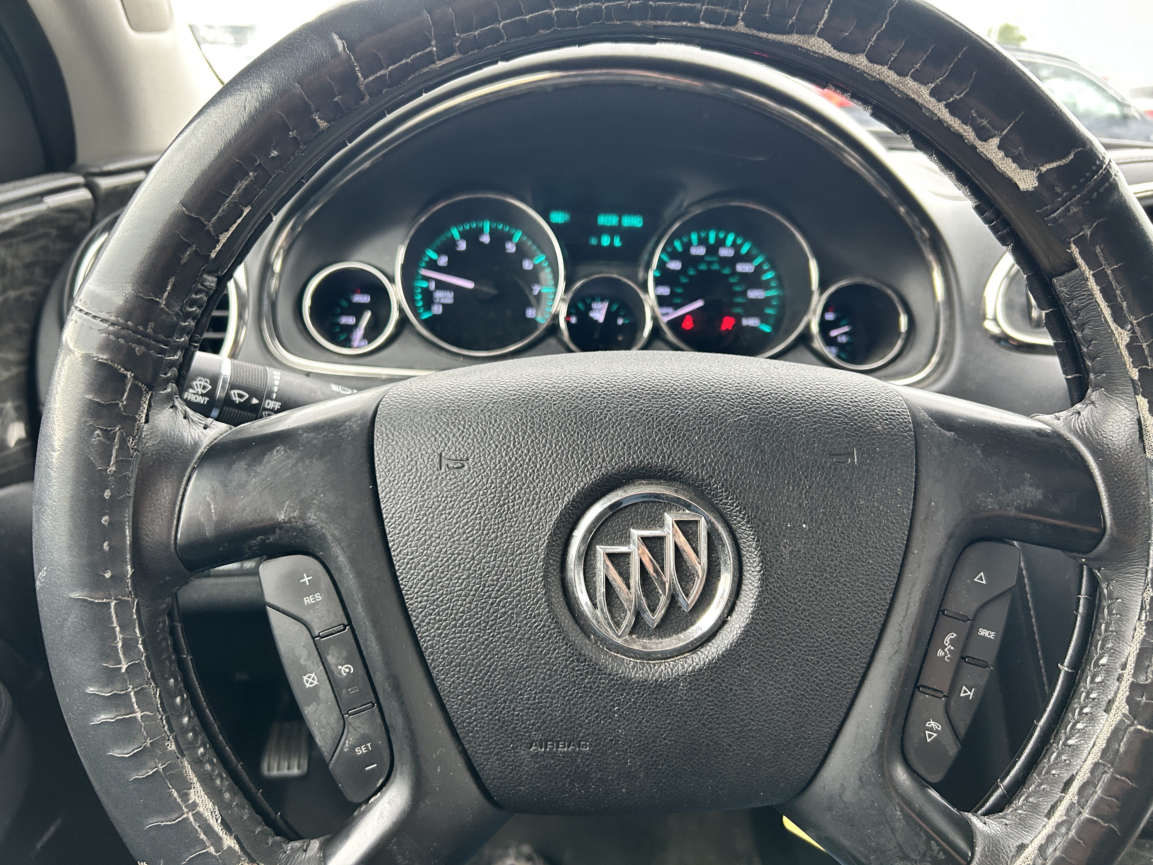 Used 2014 White Opal Buick Leather image 17