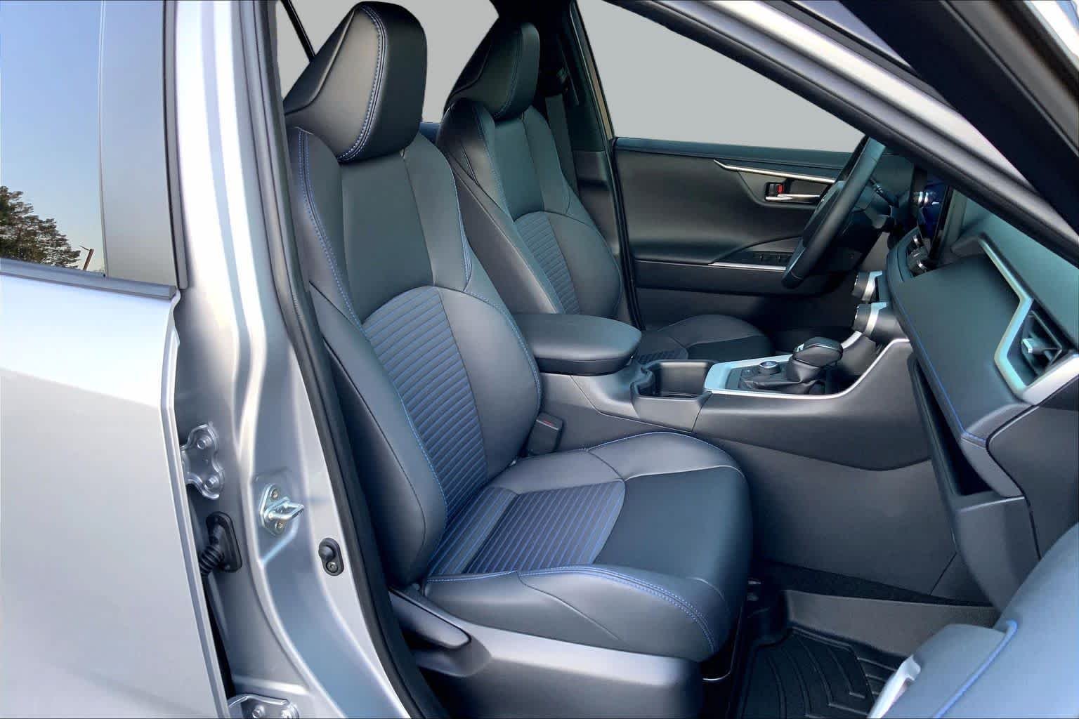 Used 2025 Silver Sky Metallic/Midnight Black Metallic Toyota Hybrid XSE image 9