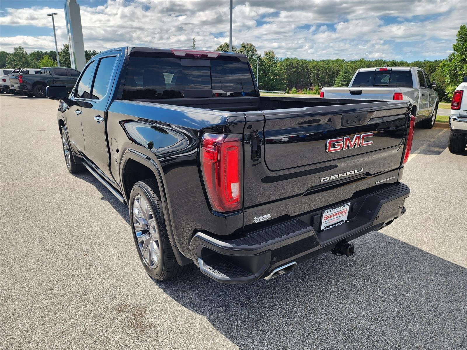 Used 2025 Onyx Black GMC Denali image 4