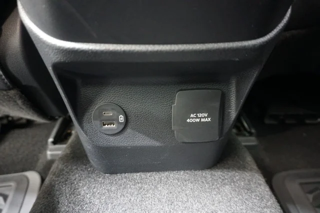 Used 2025 Carbonized Gray Metallic Ford LARIAT image 21