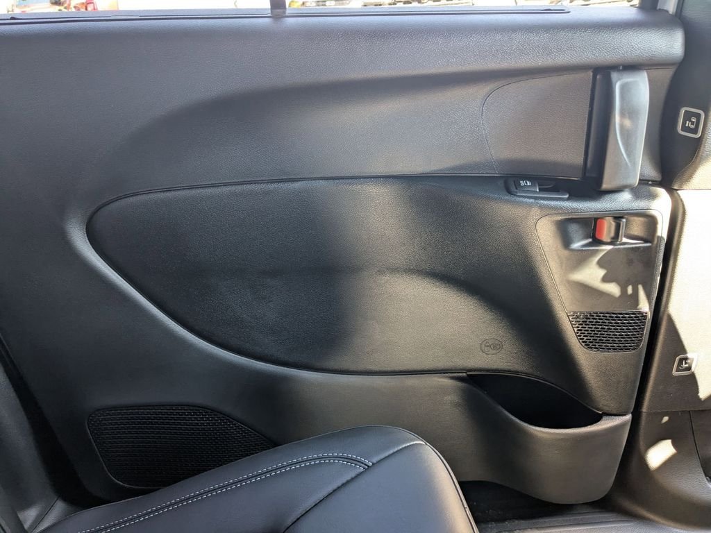 2026 Chrysler Pacifica Select - Photo 14