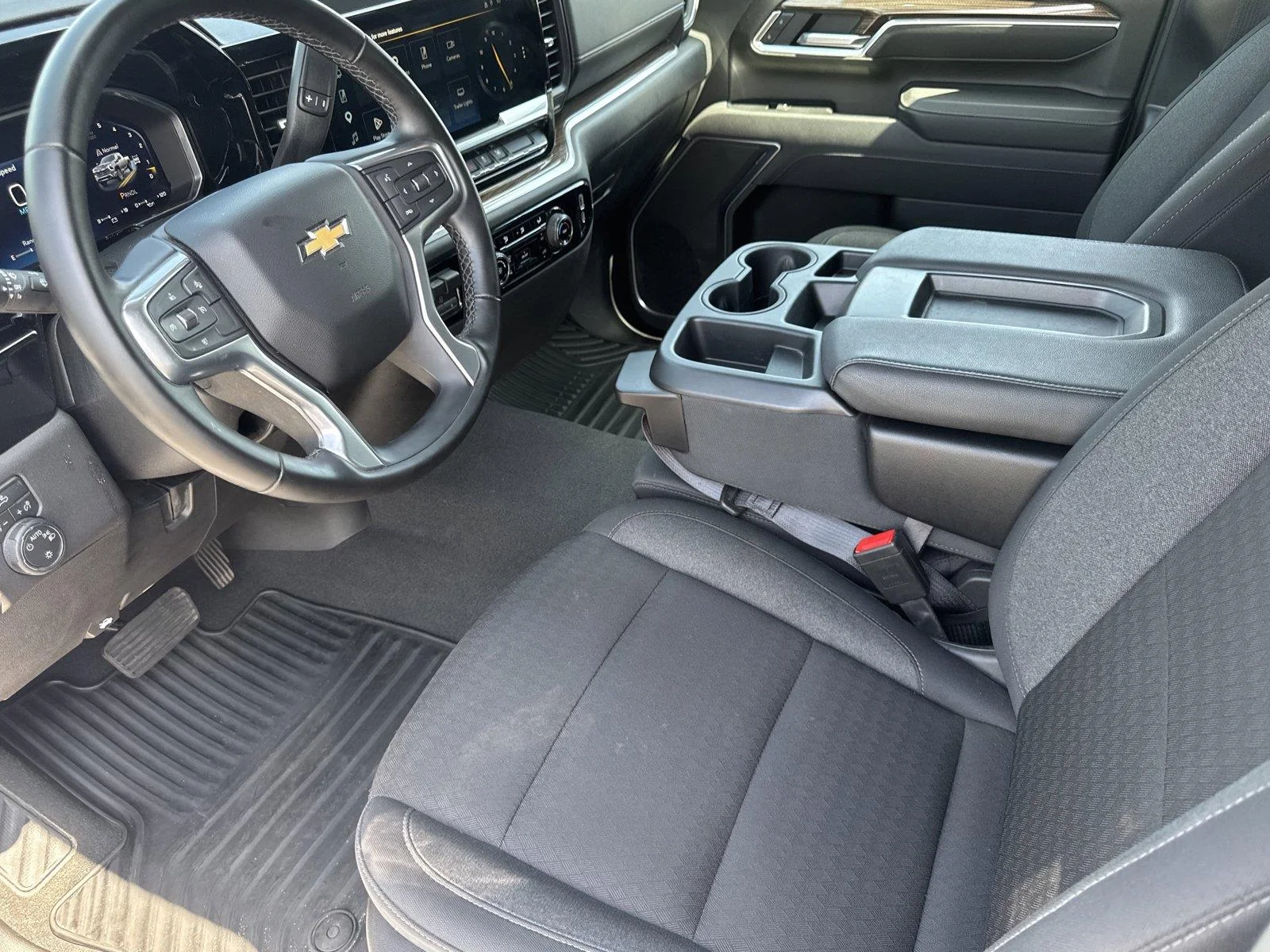Used 2026 Summit White Chevrolet LT image 9