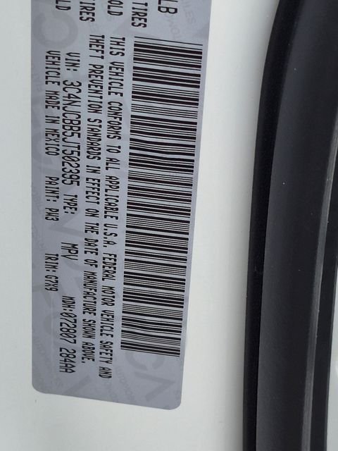Used 2018 White Jeep Latitude image 29