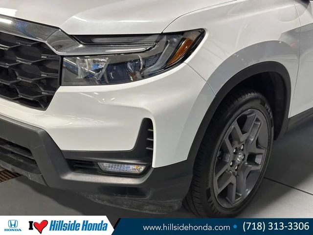 Certified Used 2023 Platinum White Pearl Honda AWD EX-L image 9