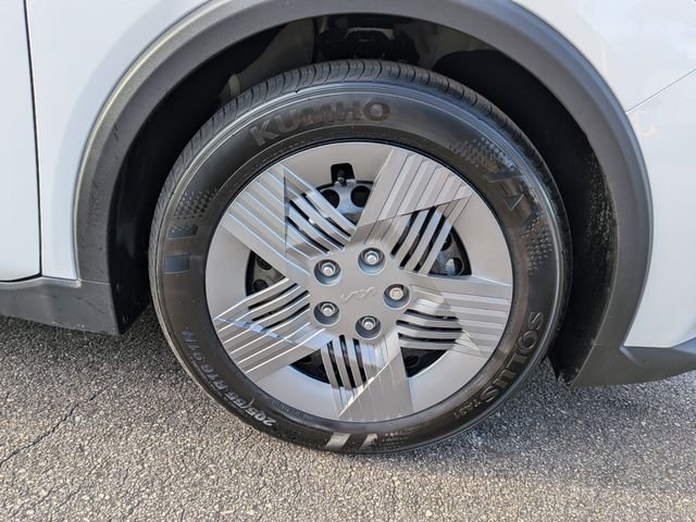 New 2026 Snow White Pearl Kia LX image 11