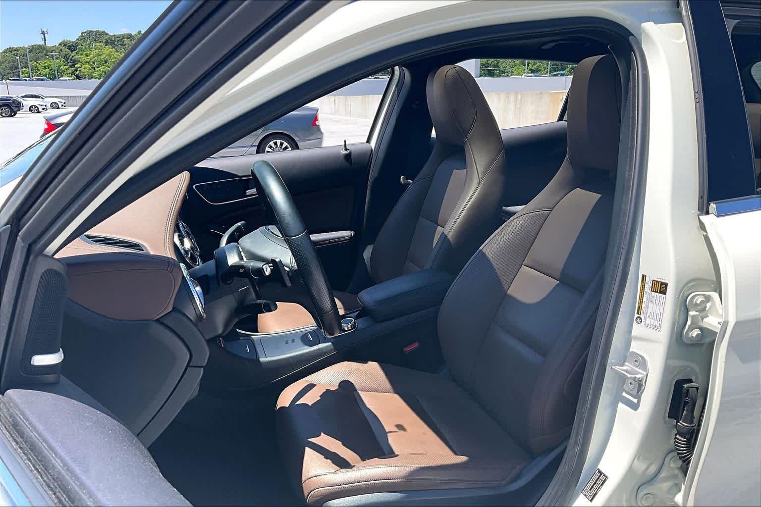 Used 2015 Cirrus White Mercedes-Benz GLA 250 image 14