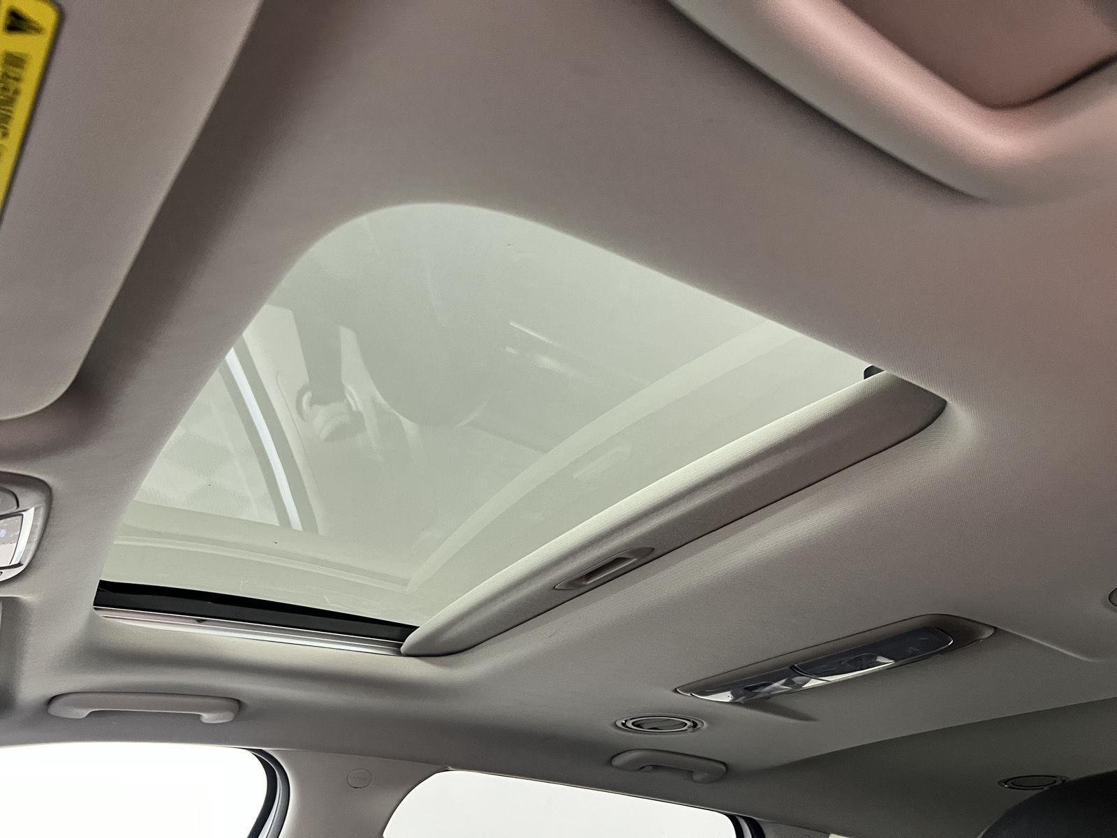 Used 2025 Glacial White Pearl Kia S image 19
