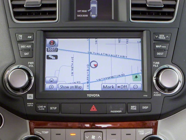 Used 2013 Black Toyota SE image 9