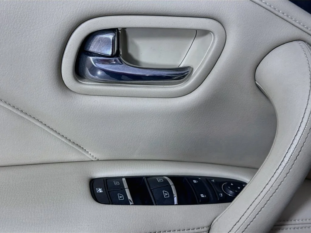 Certified Used 2022 Red INFINITI LUXE image 23