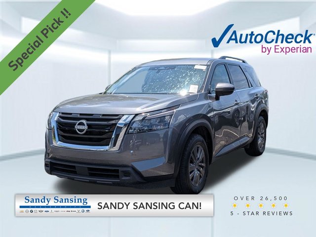 2025 Nissan Pathfinder SV