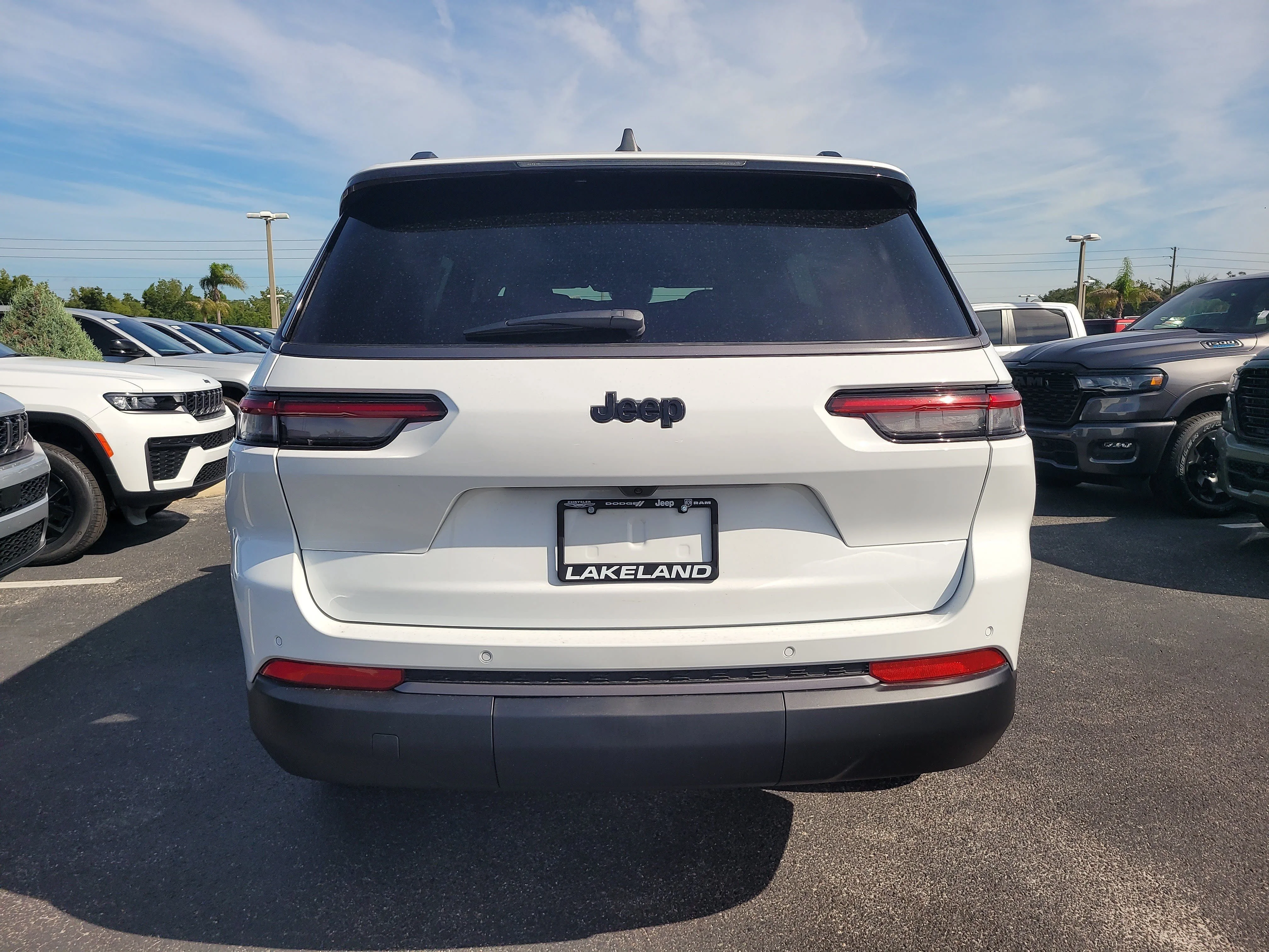 New 2026 Bright White Clearcoat Jeep Laredo Altitude image 7