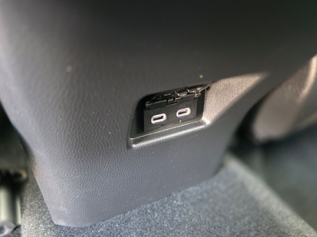2024 Toyota Venza XLE - Photo 19