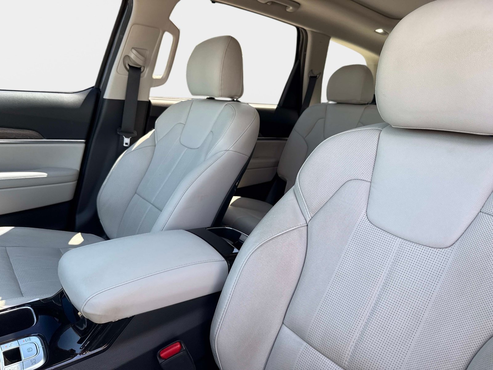 Used 2020 Dark Moss Kia SX image 21