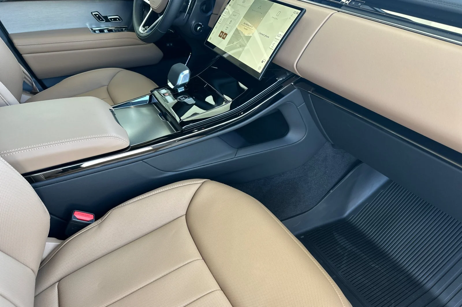 New 2026 Varesine Blue Land Rover SE image 16