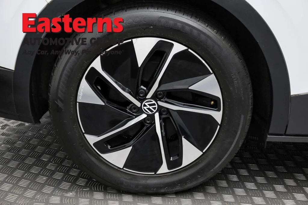 Used 2021 White Volkswagen Pro image 29