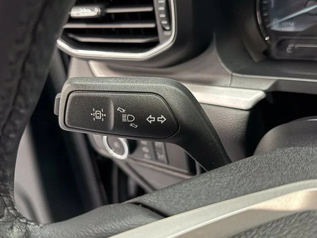 Used 2023 Black Ford XLT image 18
