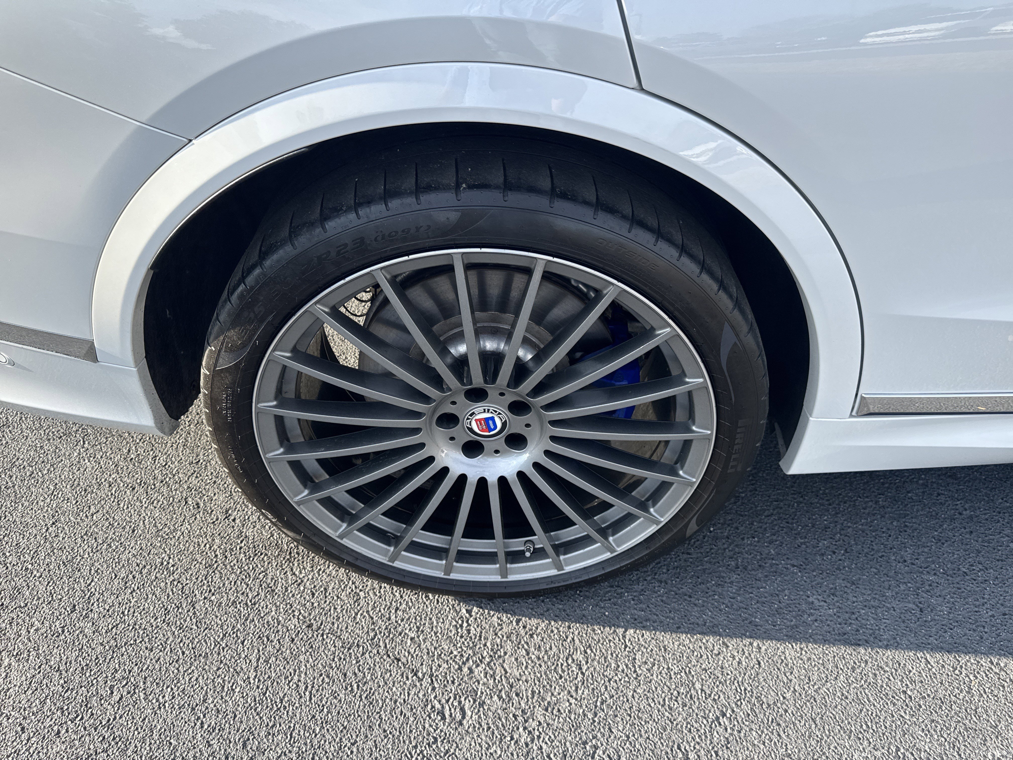 2022 BMW X7 ALPINA XB7 - Photo 11