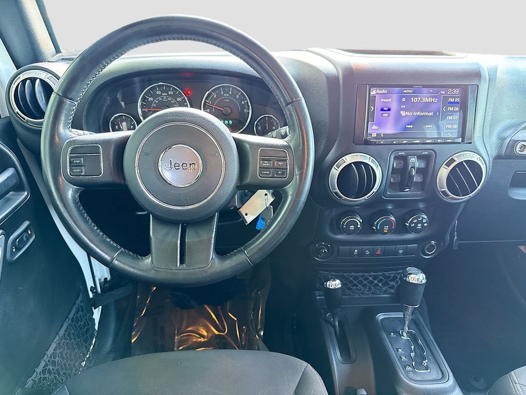 Used 2018 Bright White Clearcoat Jeep Sahara image 18