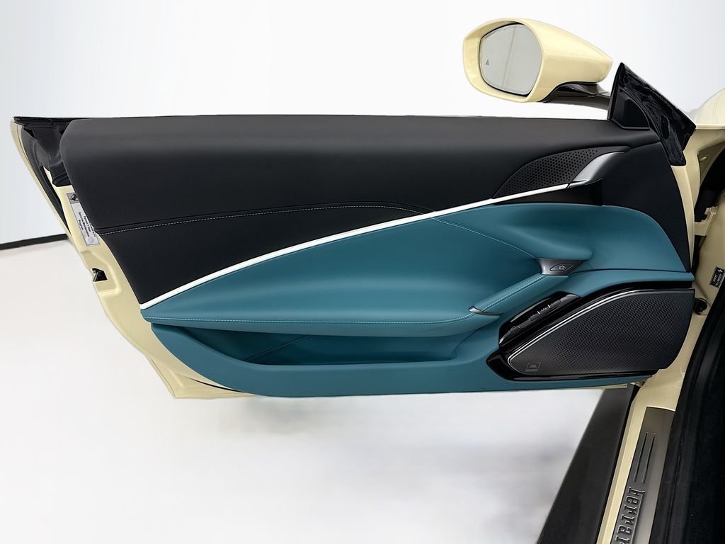 Used 2025  Ferrari Base image 31