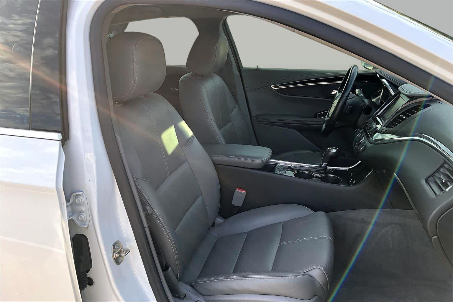 Used 2017 Summit White Chevrolet LT image 9