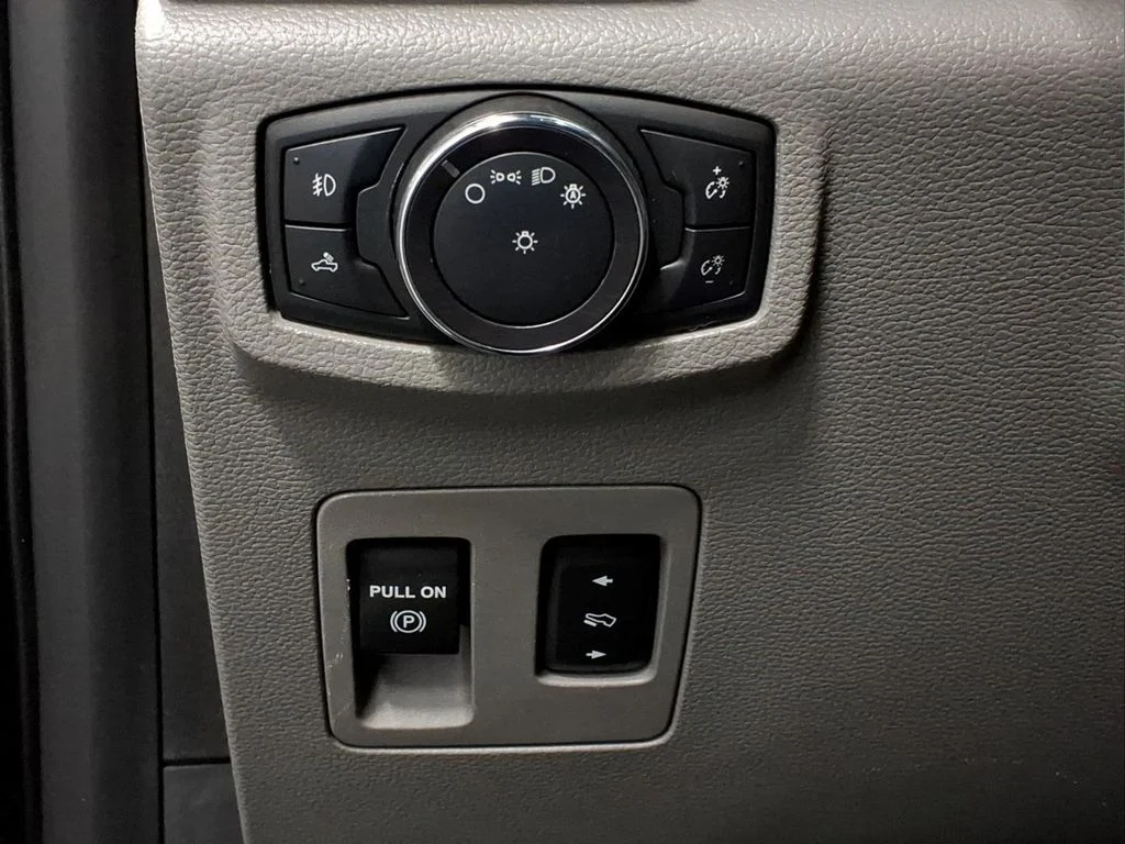Certified Used 2018 Gray Ford XLT image 16