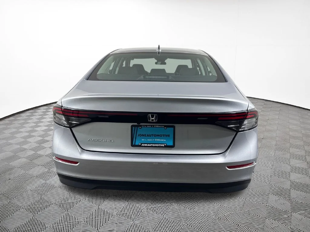 New 2026 Solar Silver Metallic Honda LX image 10