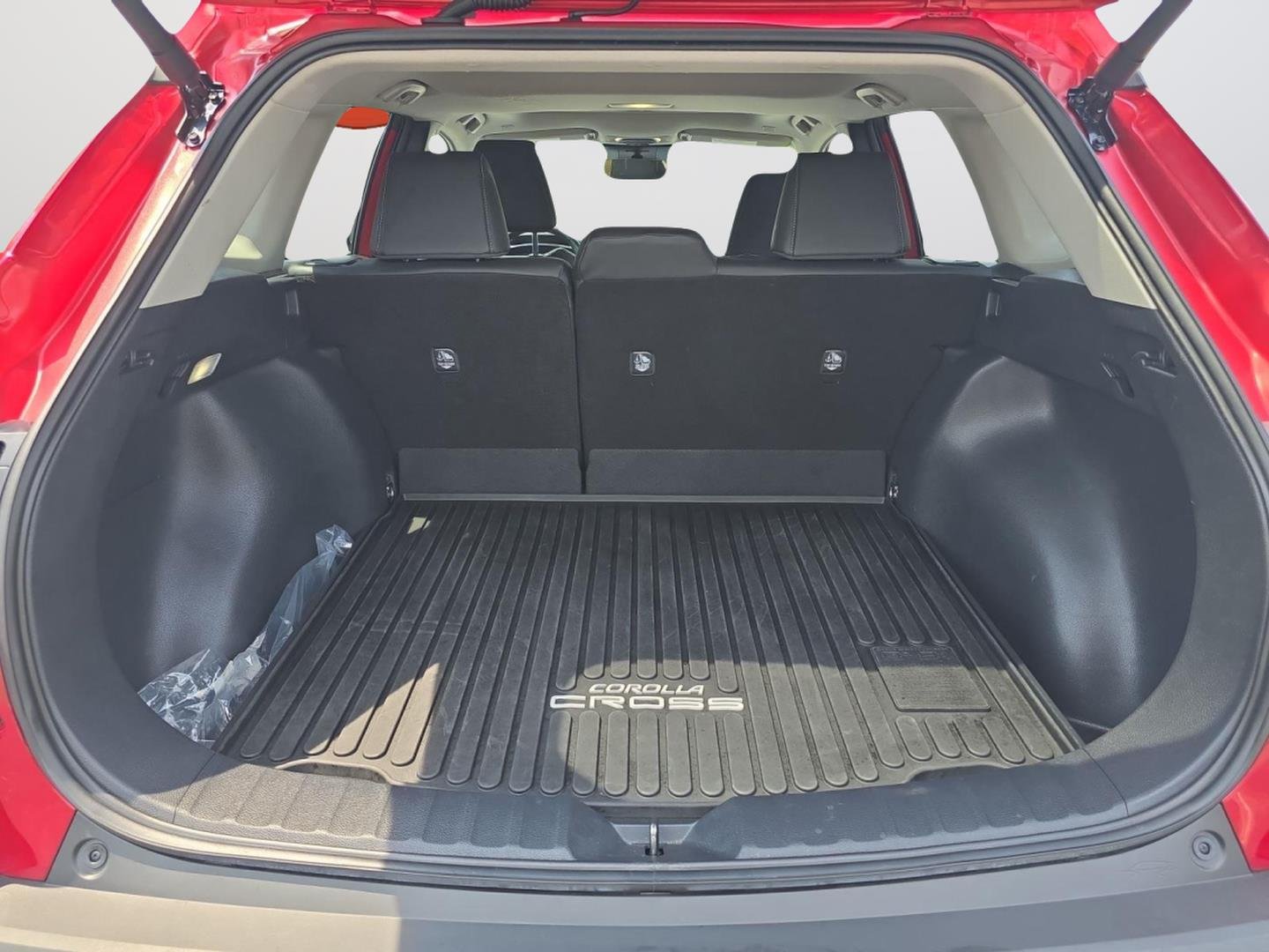 Used 2025 Soul Red Crystal Toyota XLE image 13