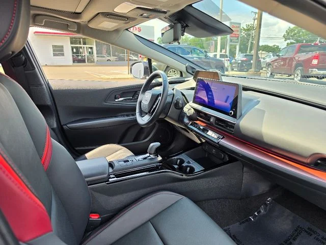 Used 2024  Toyota XSE Premium image 11