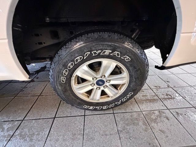 Used 2020 White Ford XLT image 5