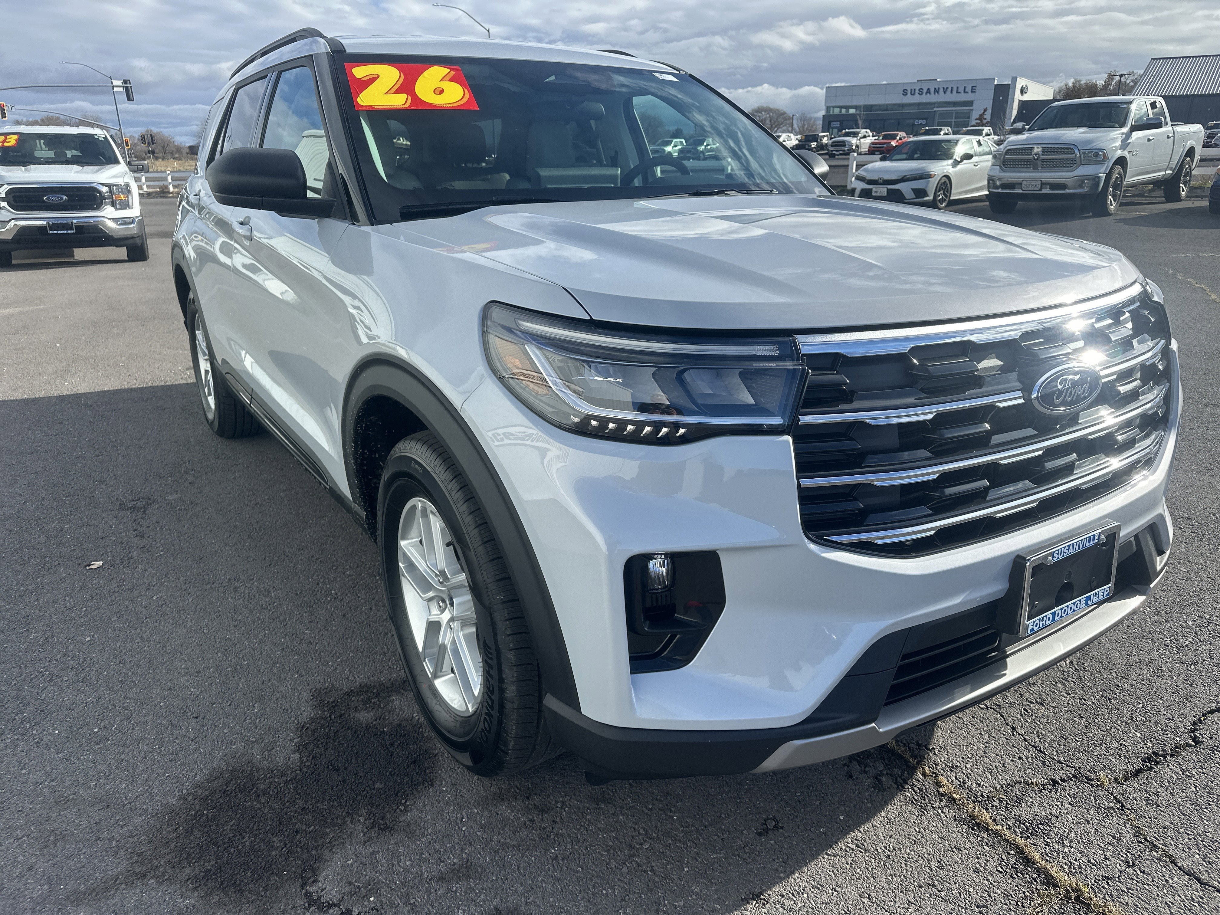 New 2026 Space White Metallic Ford Active image 7
