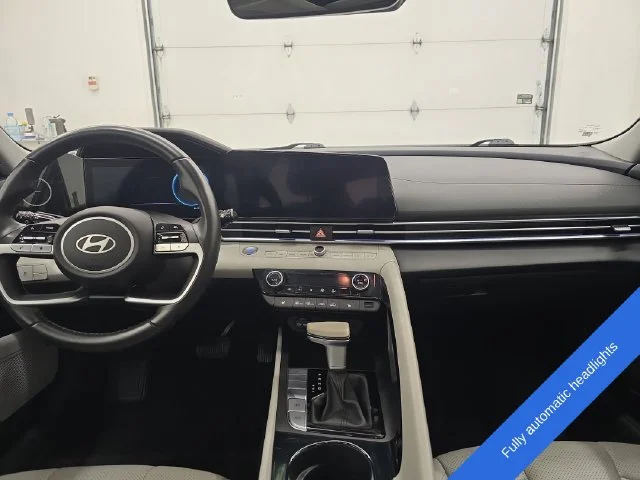 Used 2025 Metal Hyundai Limited image 13