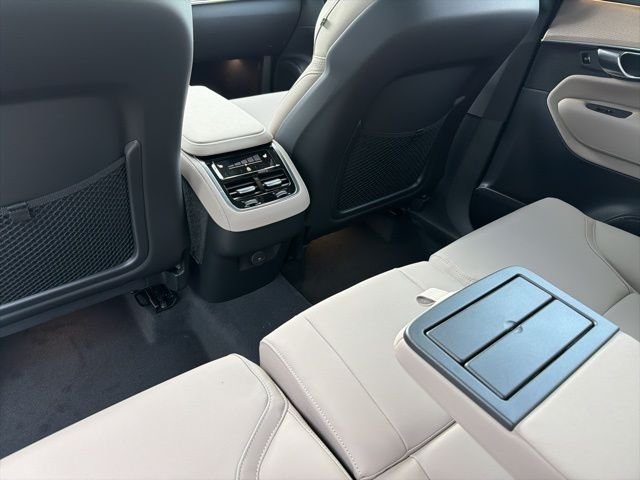 2026 Volvo XC90 Plus - Photo 8