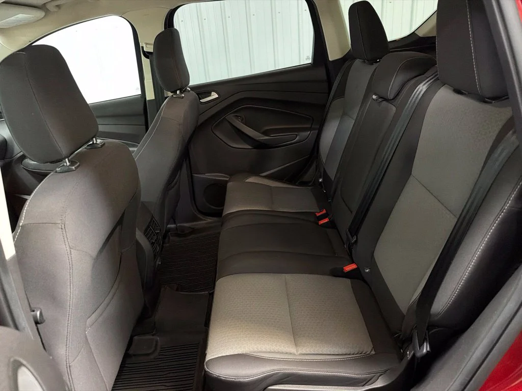 Used 2018 Red Ford SE image 32