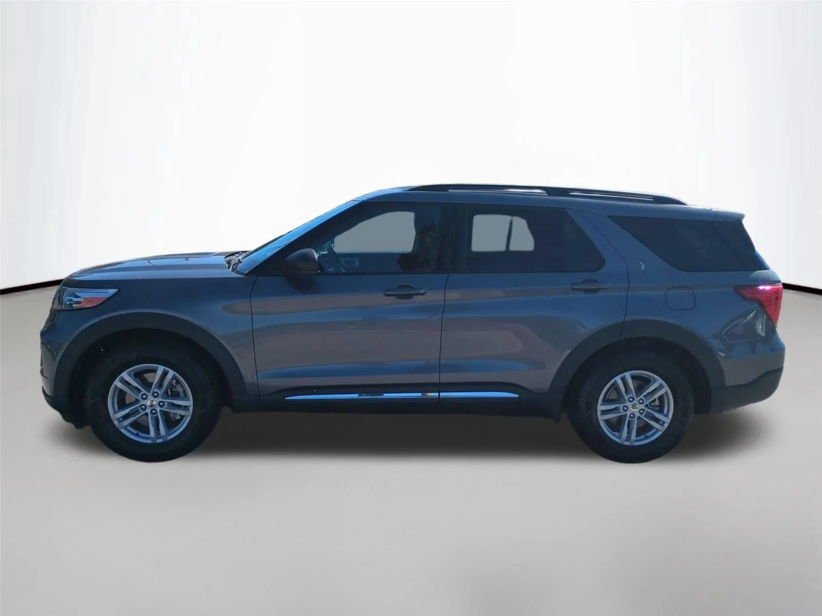 Used 2024 Carbonized Gray Ford XLT image 2
